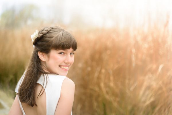 Reportaje de comunión de niña en Parque del agua y estudio en Zaragoza. Fotógrafo de comuniones 06