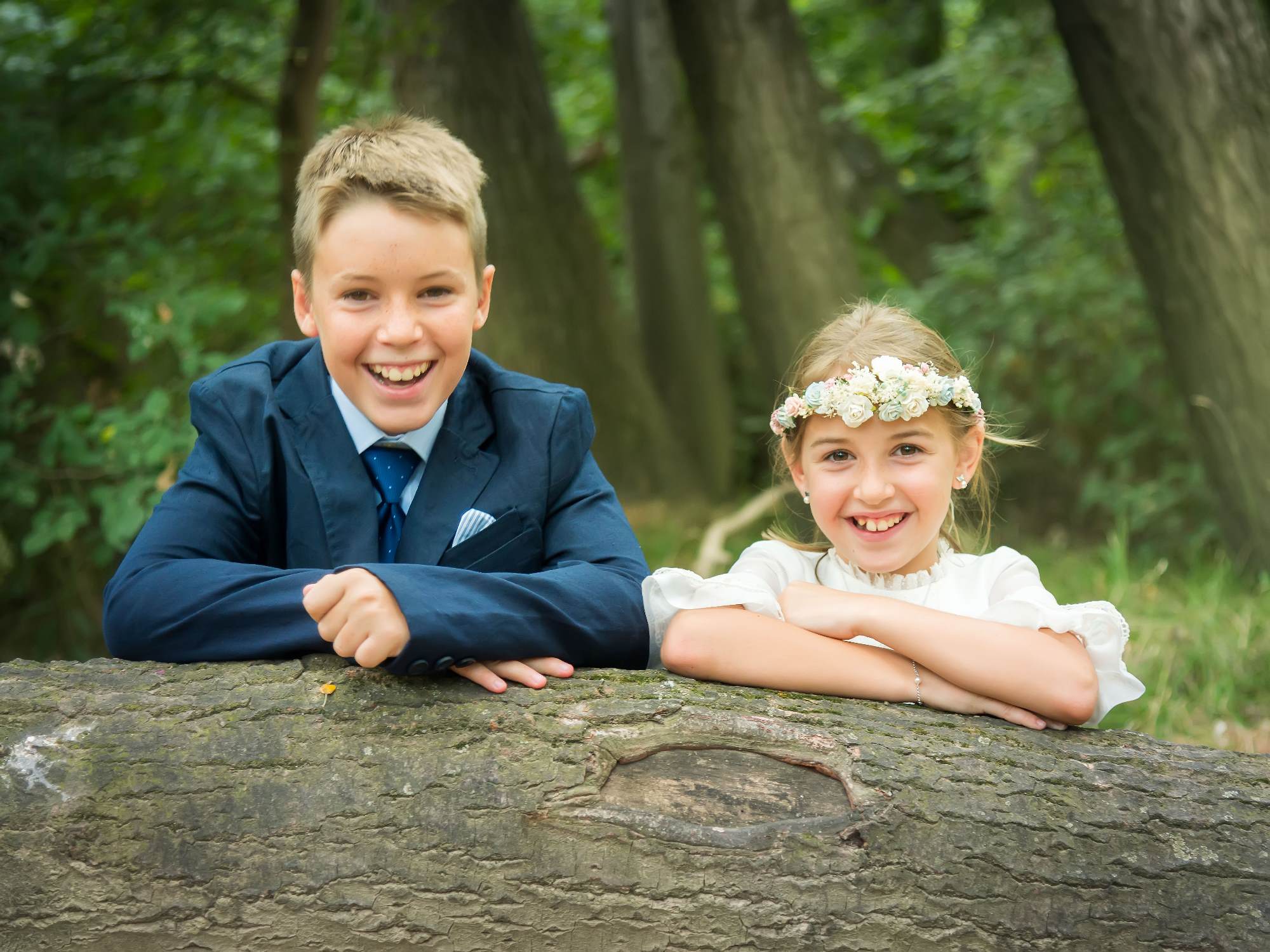 Reportaje de comunion de hermanos. fotografias sin mascarillas en Zaragoza. Fotografia de comulgantes 07