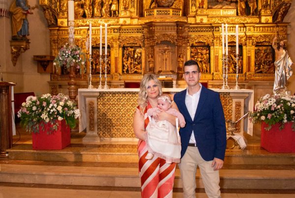 Bautizo en la Parroquia de San Miguel Zaragoza fotografo de bautizos 12